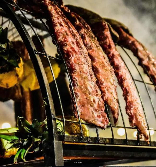 Costillares en parrilla